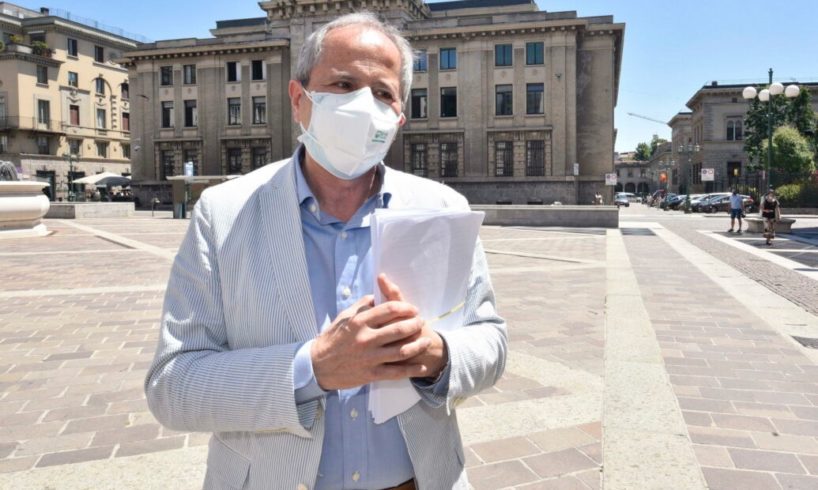 Coronavirus, Crisanti: “I focolai erano previsti. La malattia circola ancora e il rischio persiste”