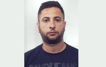 Nicolosi, spacciava droga a bordo della propria auto: 33enne arrestato in flagranza