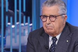 De Benedetti ‘trangugia’ anche Berlusconi pur di isolare Salvini e Meloni: l’editore dà il benservito a Conte