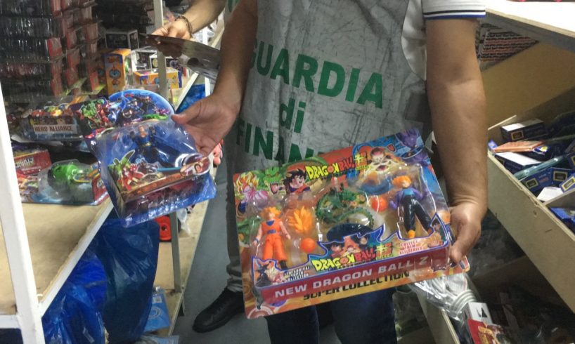 Catania, GdF sequestra 12 mila tra giocattoli e occhiali da vista non sicuri: denunciata cittadina cinese