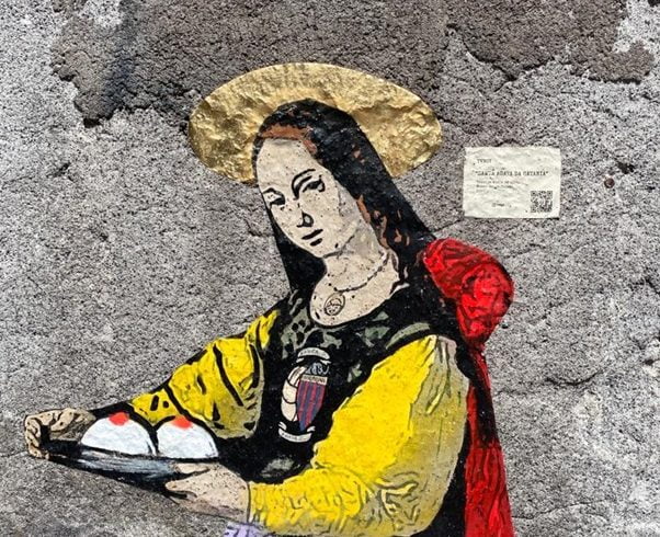 A Catania blitz nella notte dello ‘street artist' Tvboy. Firma 3 opere: Sant’Aituzza ha il cuore rossazzurro