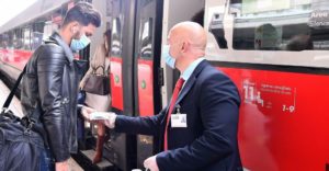 Coronavirus, torna il distanziamento sui treni: il dietrofront pesa sui conti delle compagnie
