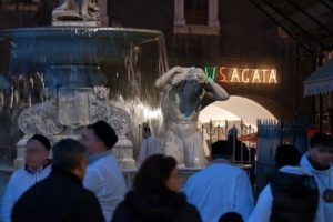 Catania, allarme assembramento per Sant’Agata d’agosto: in prefettura esaminati dati epidemiologici