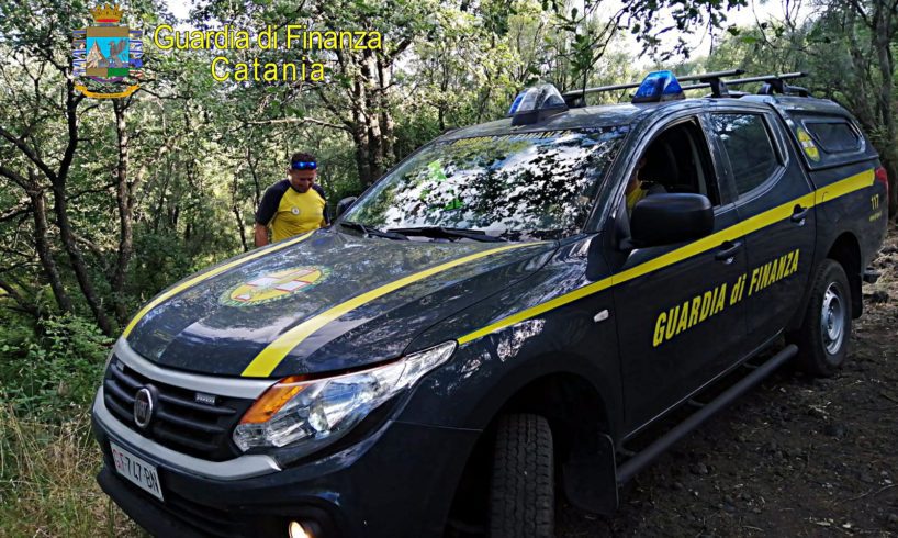 Nicolosi, trovano i funghi ma smarriscono la strada: 2 ‘cercatori’ soccorsi dai finanzieri del soccorso alpino