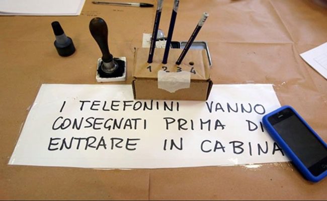 Floridia, fotografa la scheda dopo avere votato: elettore denunciato
