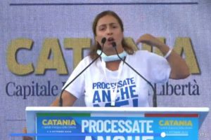 Mafia, la Maraventano lascia la Lega dopo l’uscita infelice: “Ma resta il mio partito”