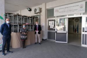 Biancavilla, arrivati 500 banchi monouso: andranno alle scuole ‘Sturzo’ e ‘Bruno’