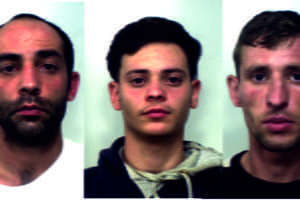 Palagonia, rubano nei casolari di Poggio Pizzuto e Pagliarazzi: 3 arrestati