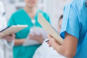 Covid, medici e infermieri chiedono di potenziare l’assistenza domiciliare: lettera di Cimo e Nursind a Musumeci e Razza