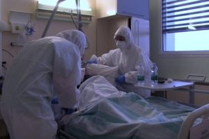 Paternò, muore per Covid una donna di 63 anni: assessore segnala numero per rifiuti infetti