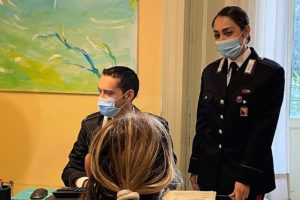 Misterbianco, 45enne arrestato per maltrattamenti contro la moglie: il figlio minorenne aveva chiamato il 112