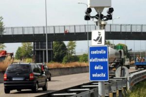 Misterbianco, Adiconsum e Cisl sull’autovelox: “Ben venga, ma rifare manto stradale e attivare illuminazione”. Dubbi sul doppio limite