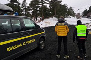 Linguaglossa, a Piano Provenzana sciatori fuori pista restano feriti: intervento del Soccorso Alpini della GdF