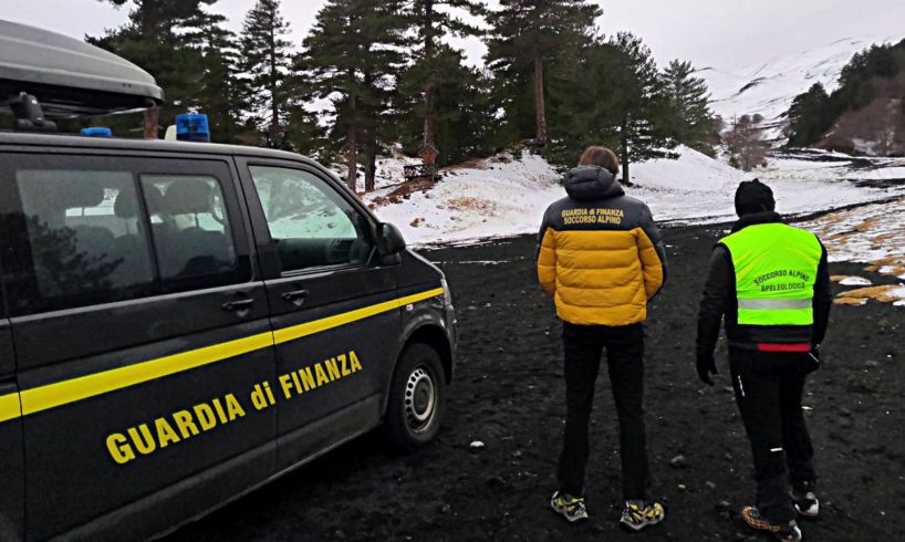Linguaglossa, a Piano Provenzana sciatori fuori pista restano feriti: intervento del Soccorso Alpini della GdF