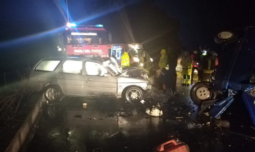 Randazzo, scontro mortale tra auto in c.da Murazzorotto: muoiono 19enne di Maletto e 58enne di Maniace
