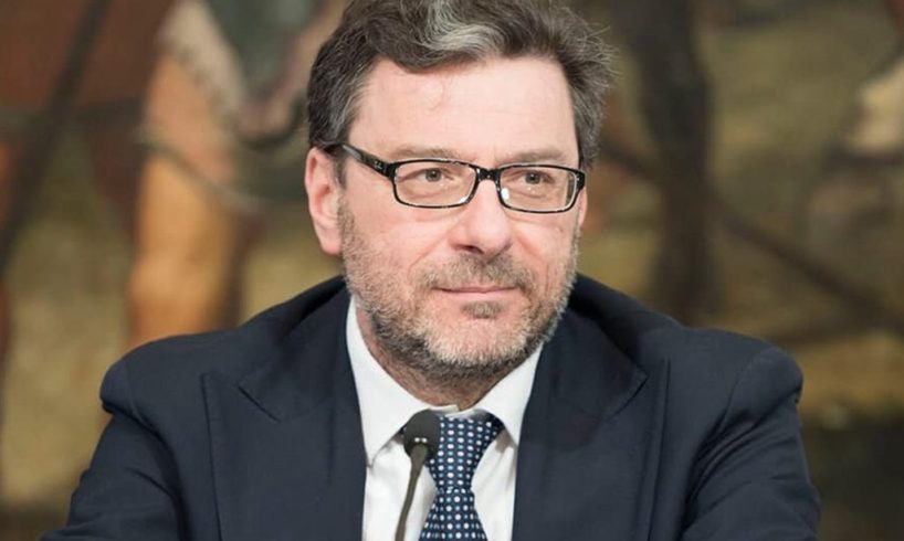 Lega, così parlo Giorgetti: “Governo incapace e il premier cadrà presto”