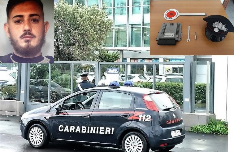 Misterbianco, ruba auto dal parcheggio di Bruno Euronics con passpartù elettronico: 30enne ai domiciliari