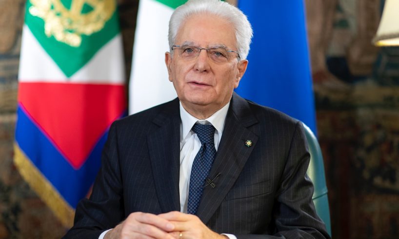 Covid, Mattarella: “Vaccinarsi è scelta di responsabilità. Lo farò appena possibile”