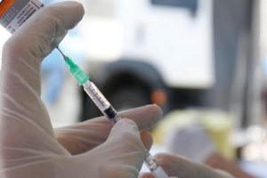 Il vaccino somministrato agli amici: medico Asp di Cosenza arrestato per peculato e truffa