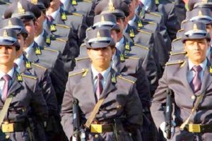 Guardia di Finanza, pubblicato il bando per il reclutamento di 571 allievi finanzieri: domande entro il 29 gennaio (VIDEO)