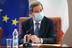 Covid, se ‘zona rossa’ non allenta contagi Musumeci pronto a chiudere scuole primarie e medie