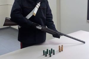 Randazzo, da un muro a secco spunta un fucile con matricola abrasa: sarà esaminato dal Ris