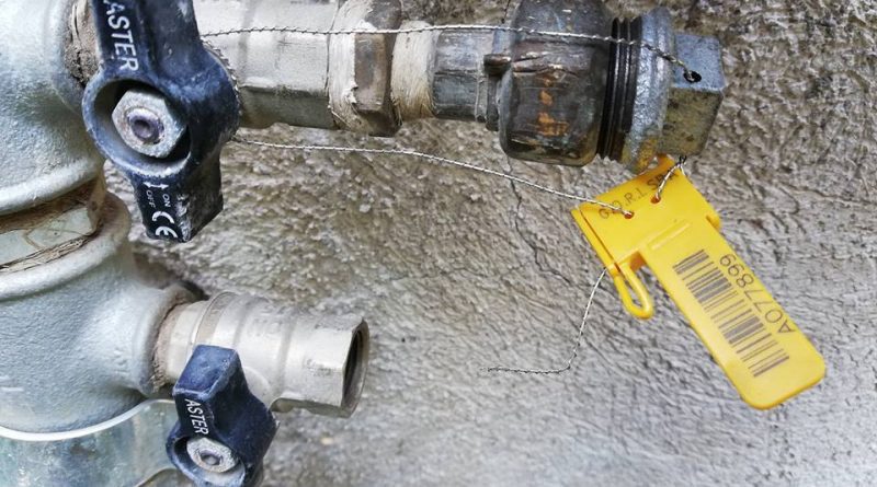 Adrano, denunciata 35enne per furto di acqua: allaccio abusivo in viale De Filippo