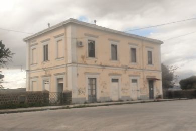 Paternò, le opposizioni: “Parcella di 80 mila euro per ex Stazione San Marco con finanziamento congelato” (VIDEO)