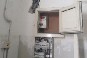 Nella vetreria controllata dagli agenti di Polizia, il contatore dell’energia elettrica non segnalava alcun consumo, nonostante tutti i macchinari dell’attività commerciale fossero in funzione.