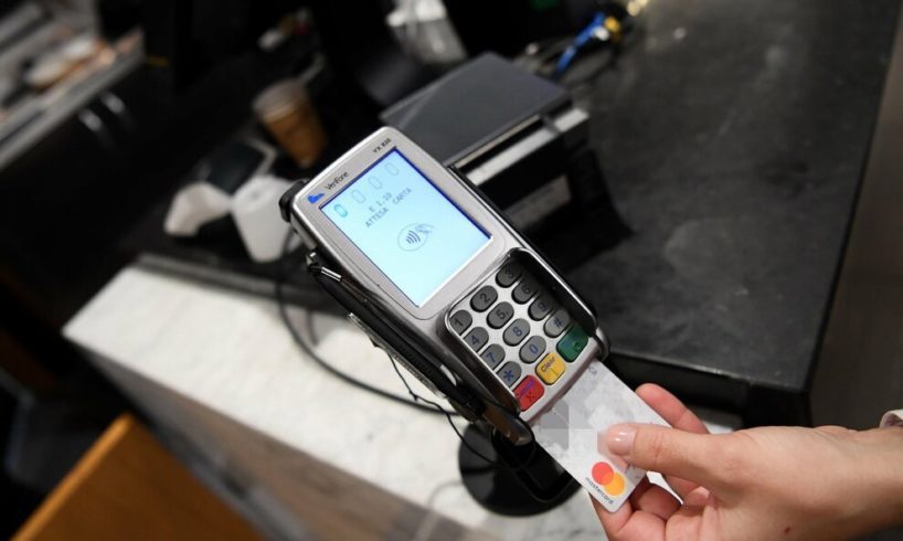 Cashback che passione: a Cuneo automobilista fa 62 operazioni bancomat in poco meno di un’ora: importo complessivo 6 euro e 51 centesimi