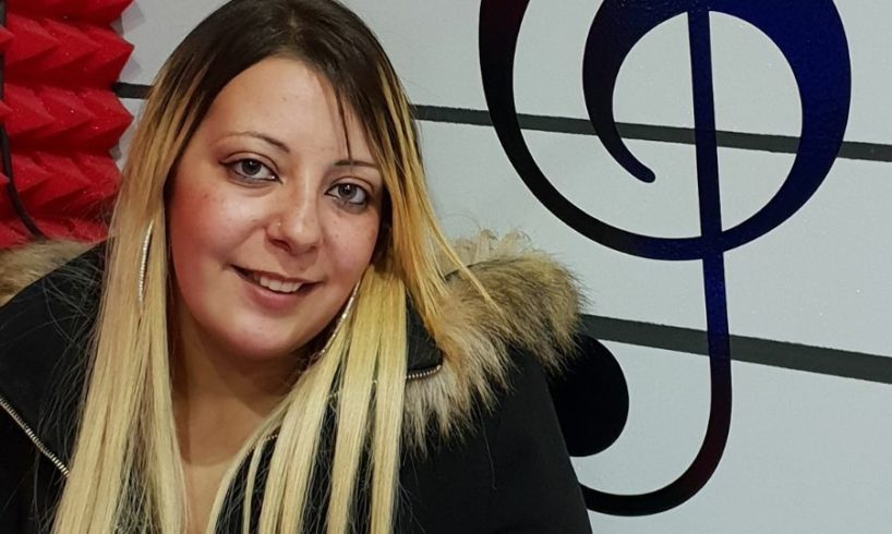 Palermo, 32enne cantante neomelodica trovata morta nel bagno: il marito confessa il delitto