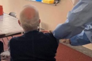 Vaccino, in Sicilia quasi 106 mila prenotati tra gli ‘over 80’. Regione: “Riservato solo a loro”