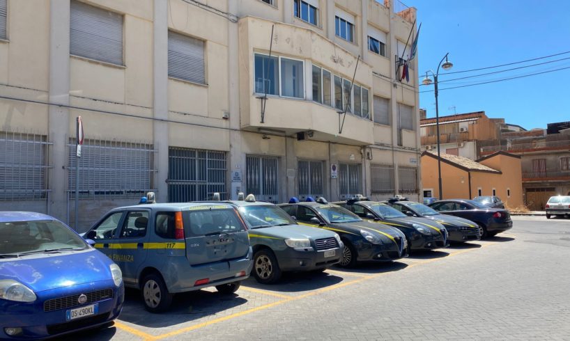 Paternò, trasferimento Compagnia GdF. L’opposizione lancia raccolta di firme: “E’ un bene che non dobbiamo perdere”