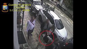 Mafia, le mani della ‘famiglia’ catanese sulle scommesse on-line: in Serbia il sito controllato dai fratelli Placenti