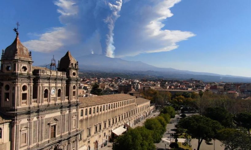 Adrano, sulle ali dell’Etna: le immagini-spettacolo dei videomaker di Groovy (VIDEO)