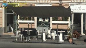 Mafia, nel blitz ‘Sipario’ arrestati militare GdF e 3 vigili: dal clan Cappello voti in cambio di favori illeciti