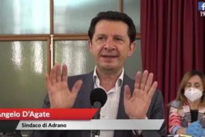 Adrano, D’Agate ai 15 firmatari della ‘sfiducia’: “State buoni se potete”. Delusi i consiglieri