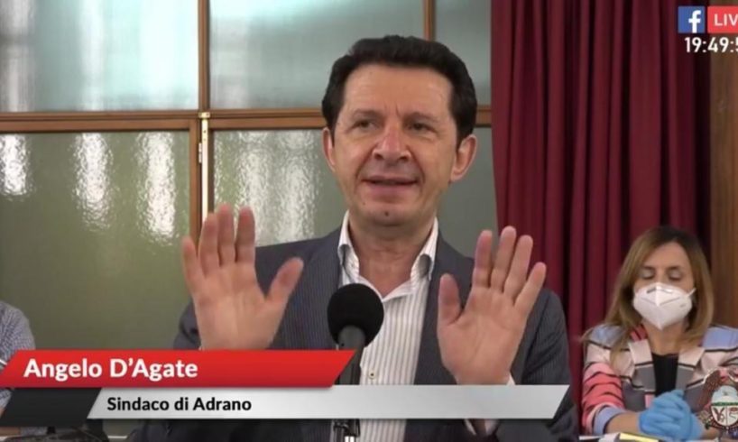 Adrano, D’Agate ai 15 firmatari della ‘sfiducia’: “State buoni se potete”. Delusi i consiglieri