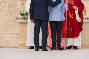 Padrini e madrine ‘cancellati’ dalla Chiesa catanese: ridare consistenza educativa e catechetica al loro ruolo