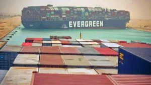 Suez. La nave di traverso è un segnale come il Covid: non tutto è disponibile per sempre