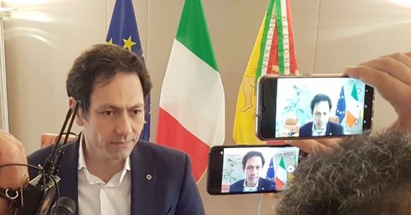 Covid, i dati alterati per evitare la zona rossa: i morti ‘spalmati’ in giorni diversi