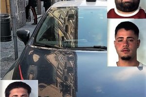 Catania, droga ‘in viaggio’ dalla casa dello spacciatore all’ingresso del ‘Vittorio Emanuele’: 3 arresti in flagranza