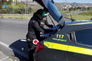 Catania, Fiamme Gialle ai controlli anticovid: elevate 7 sanzioni, tre a diportisti