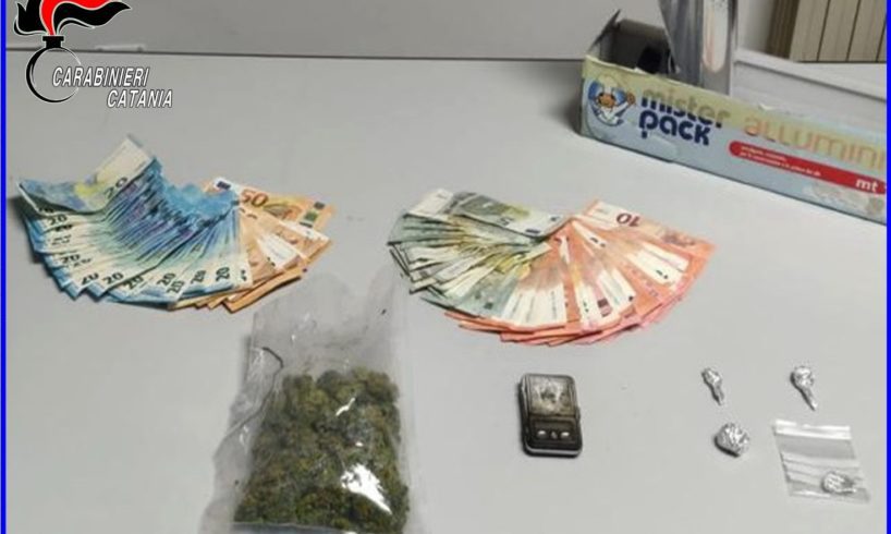 Ramacca, giovane coppia di spacciatori ‘lavorava’ in casa: arrestati in flagranza