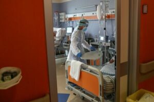 Paternò, i positivi sono 389 (+6). Sindaco Ragalna invoca rispetto delle regole. A Misterbianco consegnati i lavori per hub vaccinale