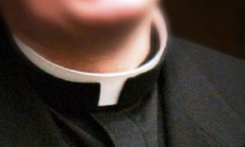 Enna, arrestato per violenza sessuale su minori parroco di Piazza Armerina: è ai domiciliari