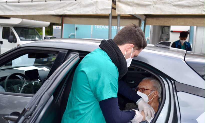 Covid, altri 4 hub nel Catanese. Liberti: “Possibilità di vaccinare 11 mila persone al giorno”