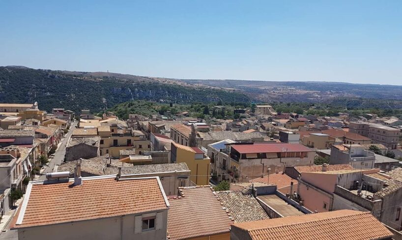 Vaccino, Cassaro (Sr) completa le prime dosi per tutti gli abitanti: ma sono soltanto in 800