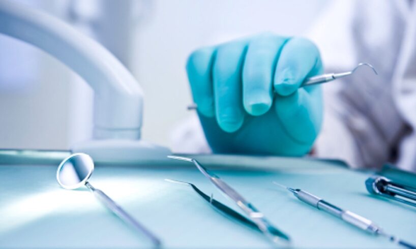Sicilia, i dentisti aderiscono alla campagna vaccinale: potranno inoculare le dosi negli hub e nei centri dedicati