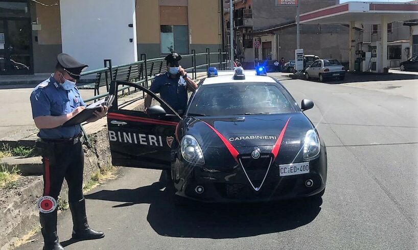Maniace, 29enne ubriaco sperona auto con fuoristrada e tenta fuga alla vista dei carabinieri: denunciato